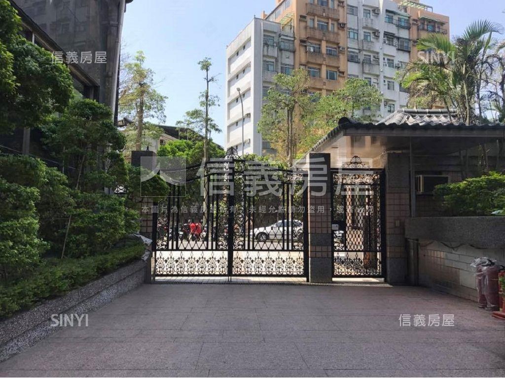 威京坡平大車位房屋室內格局與周邊環境