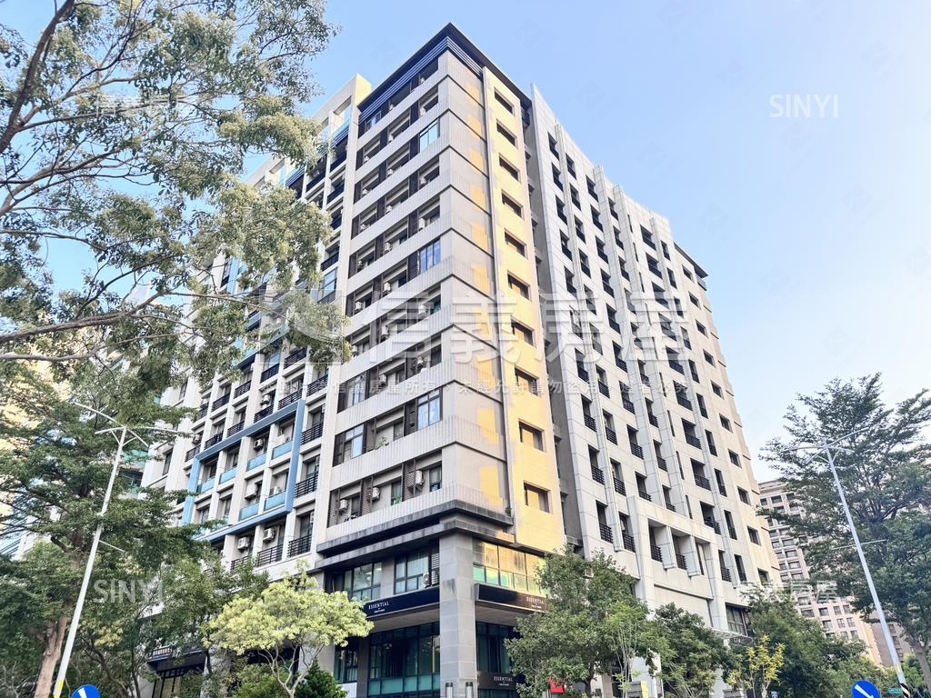 高鐵富翼㊝次頂樓首購美屋房屋室內格局與周邊環境