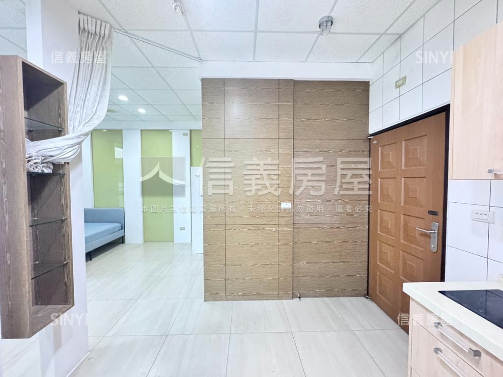 高鐵富翼㊝次頂樓首購美屋房屋室內格局與周邊環境