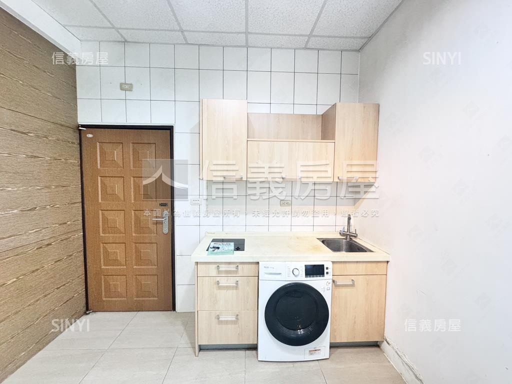 高鐵富翼㊝次頂樓首購美屋房屋室內格局與周邊環境