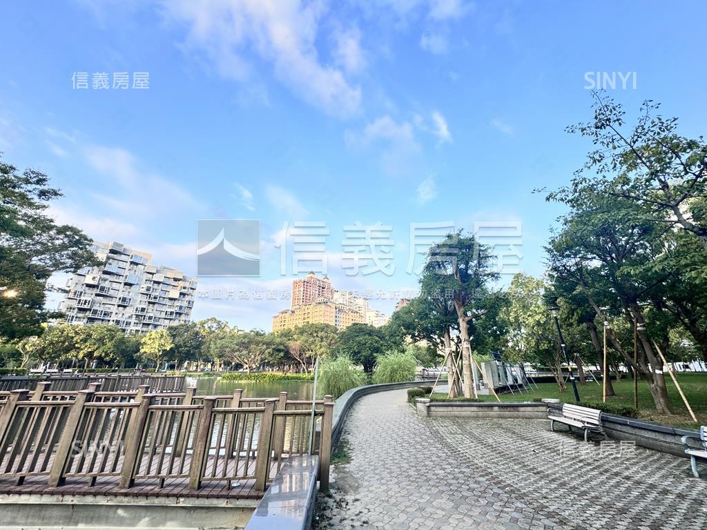 高鐵富翼㊝次頂樓首購美屋房屋室內格局與周邊環境
