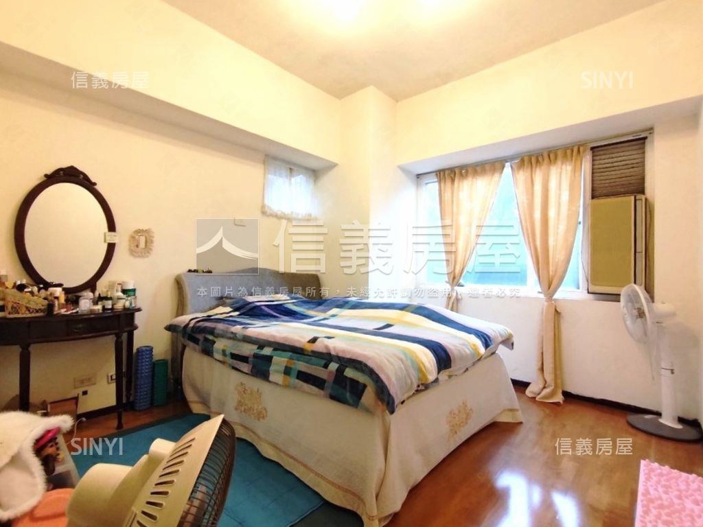 達觀Ａ４山景四房房屋室內格局與周邊環境