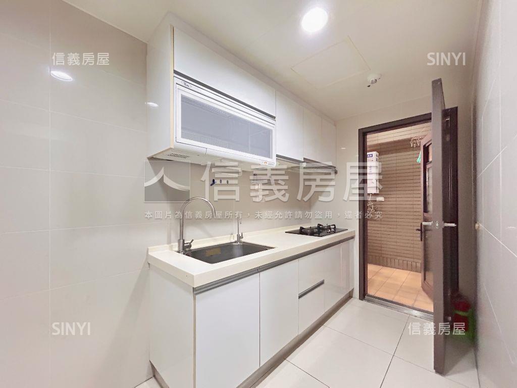 Ａ９中山商圈採光高樓兩房房屋室內格局與周邊環境