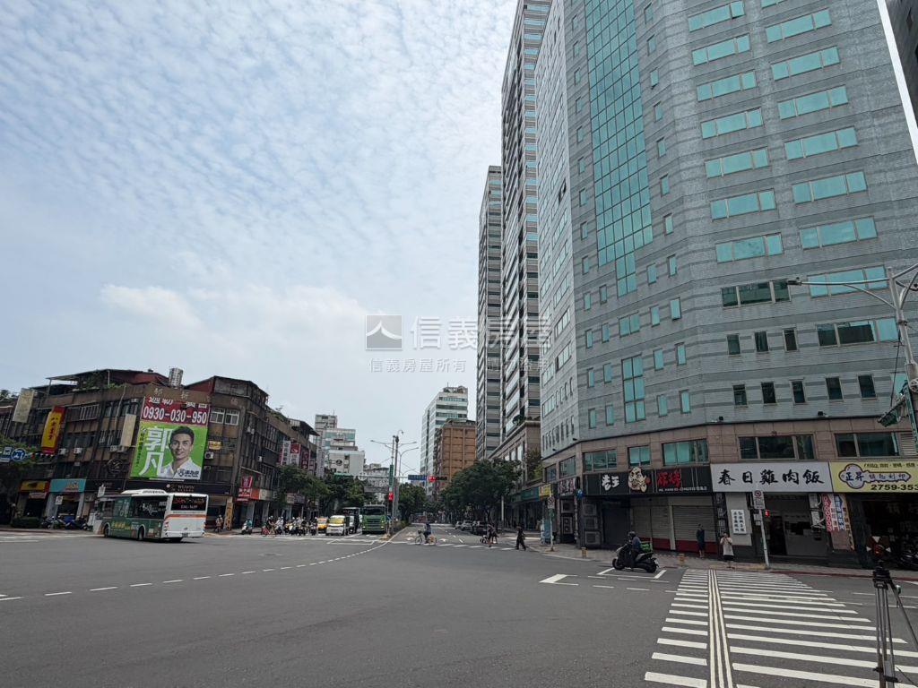 忠孝松山路捷運金店房屋室內格局與周邊環境
