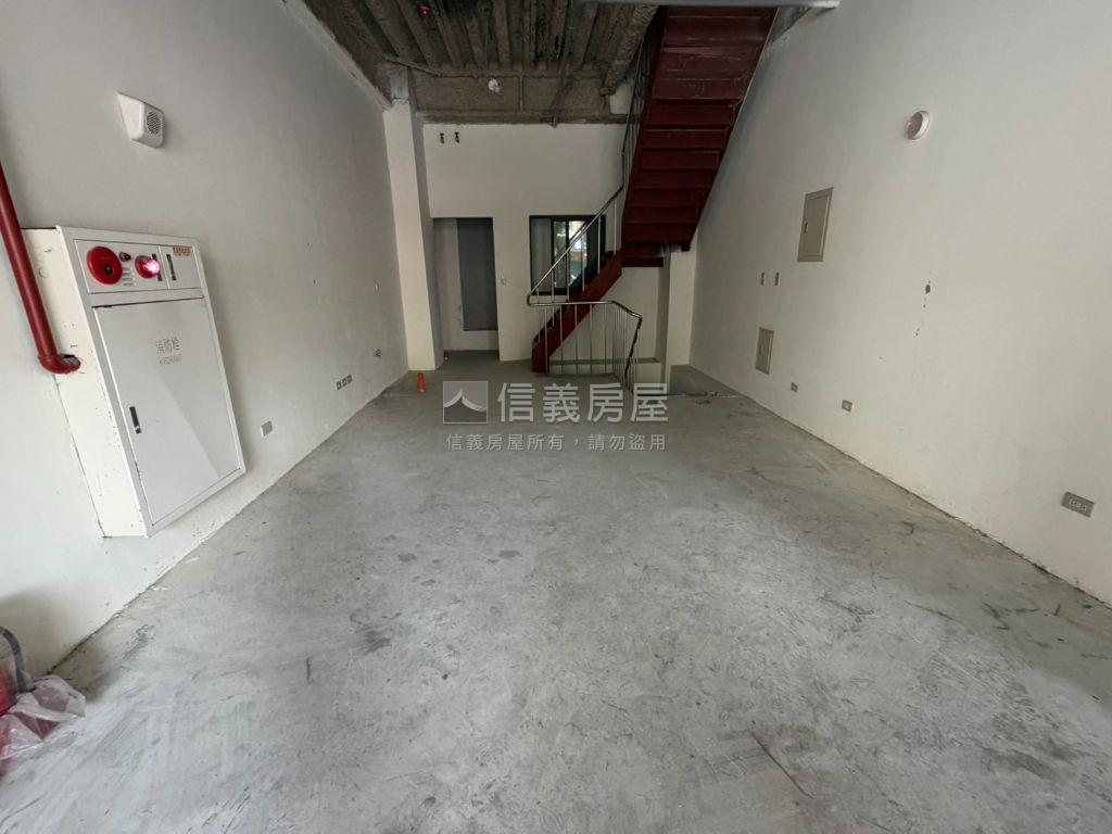 忠孝松山路捷運金店房屋室內格局與周邊環境
