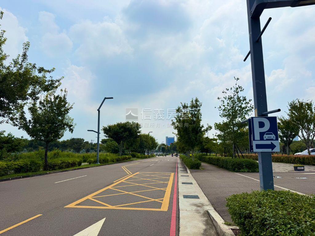 逢甲精緻四套房房屋室內格局與周邊環境