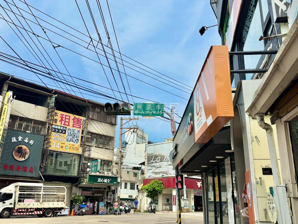 逢甲精緻四套房房屋室內格局與周邊環境