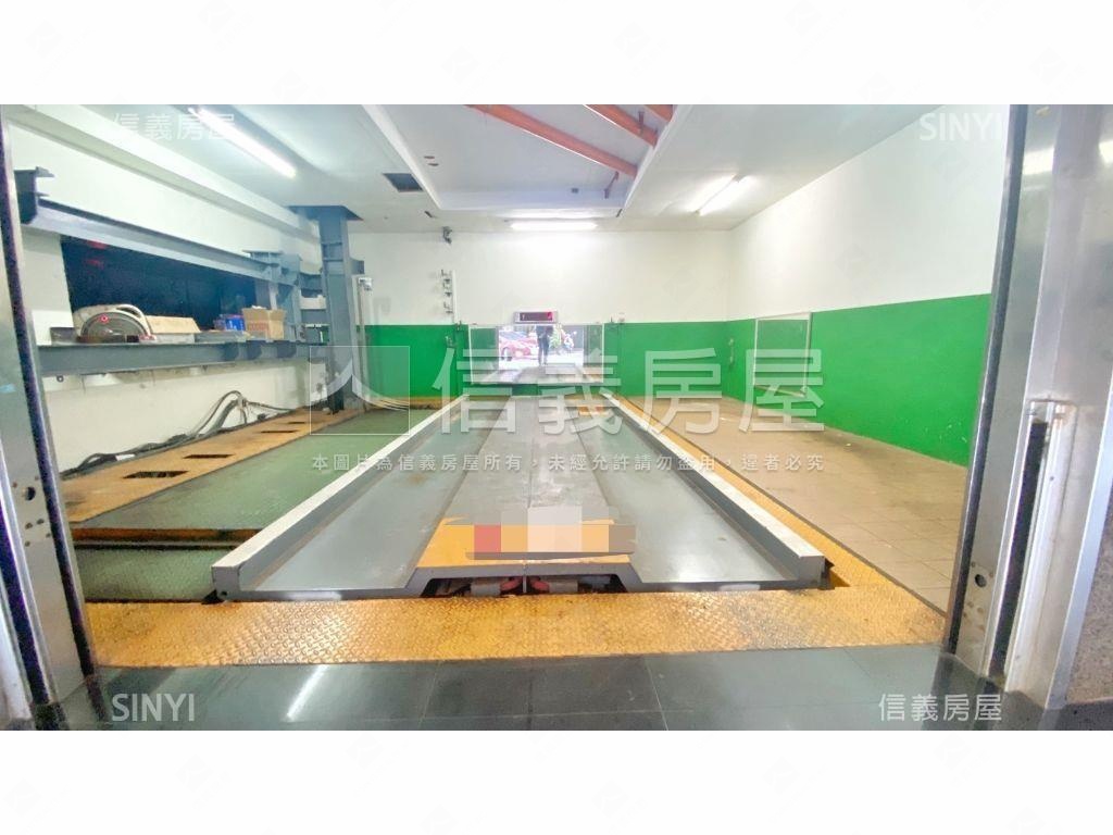 晴光市場旁休旅車位房屋室內格局與周邊環境