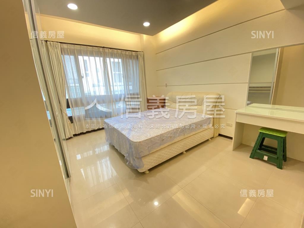 鉅虹創造之旅３房車位可看房屋室內格局與周邊環境