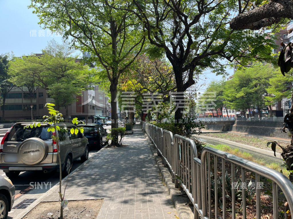 西區－登峰公園旁８樓美宅房屋室內格局與周邊環境