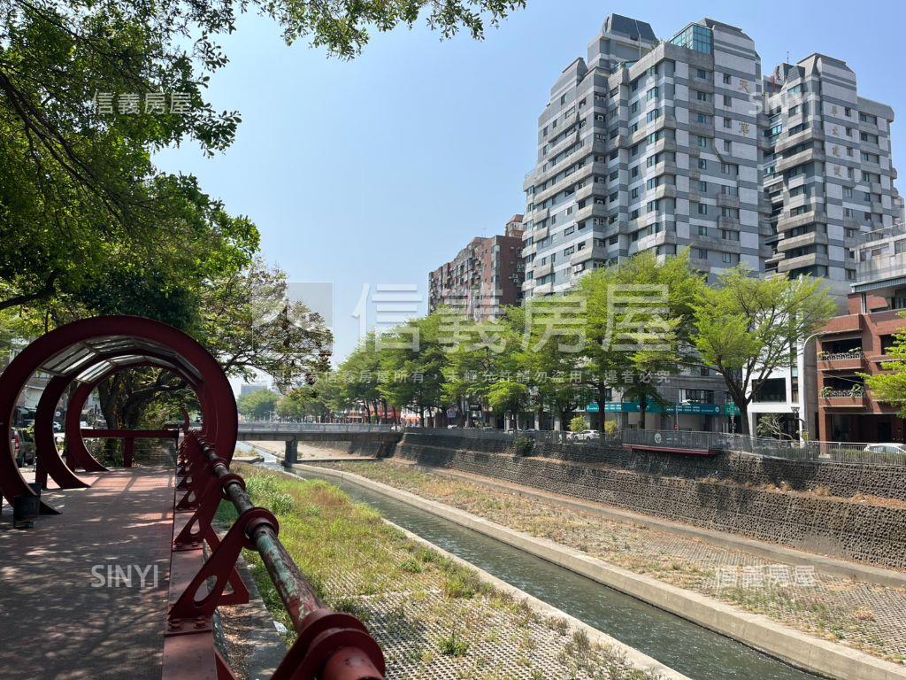 西區－登峰公園旁８樓美宅房屋室內格局與周邊環境