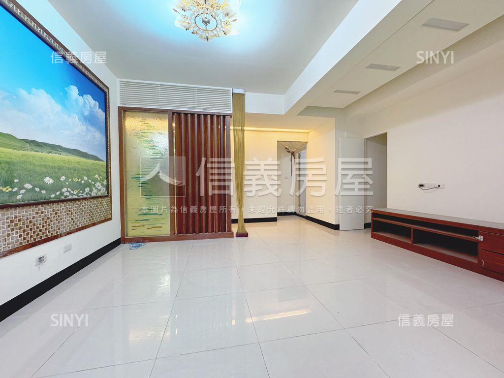 近捷運景觀頂加裝潢美寓房屋室內格局與周邊環境