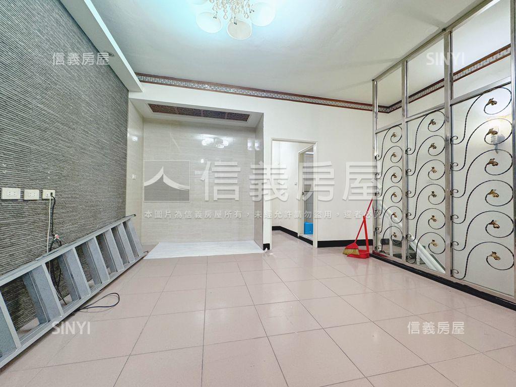近捷運景觀頂加裝潢美寓房屋室內格局與周邊環境