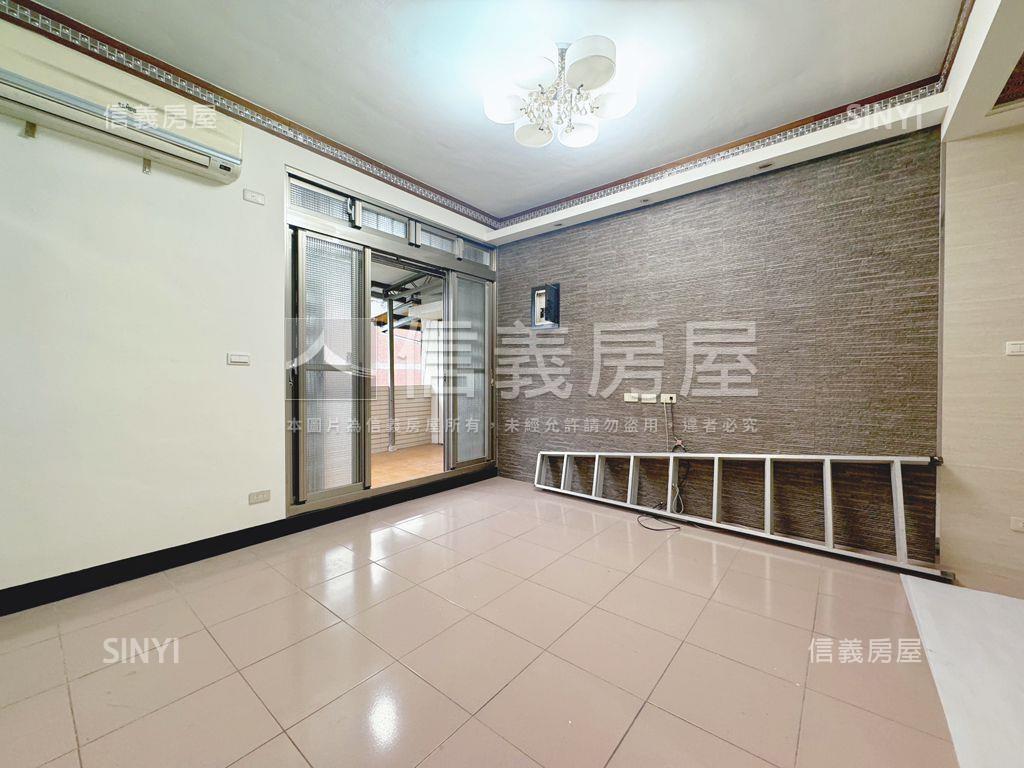 近捷運景觀頂加裝潢美寓房屋室內格局與周邊環境