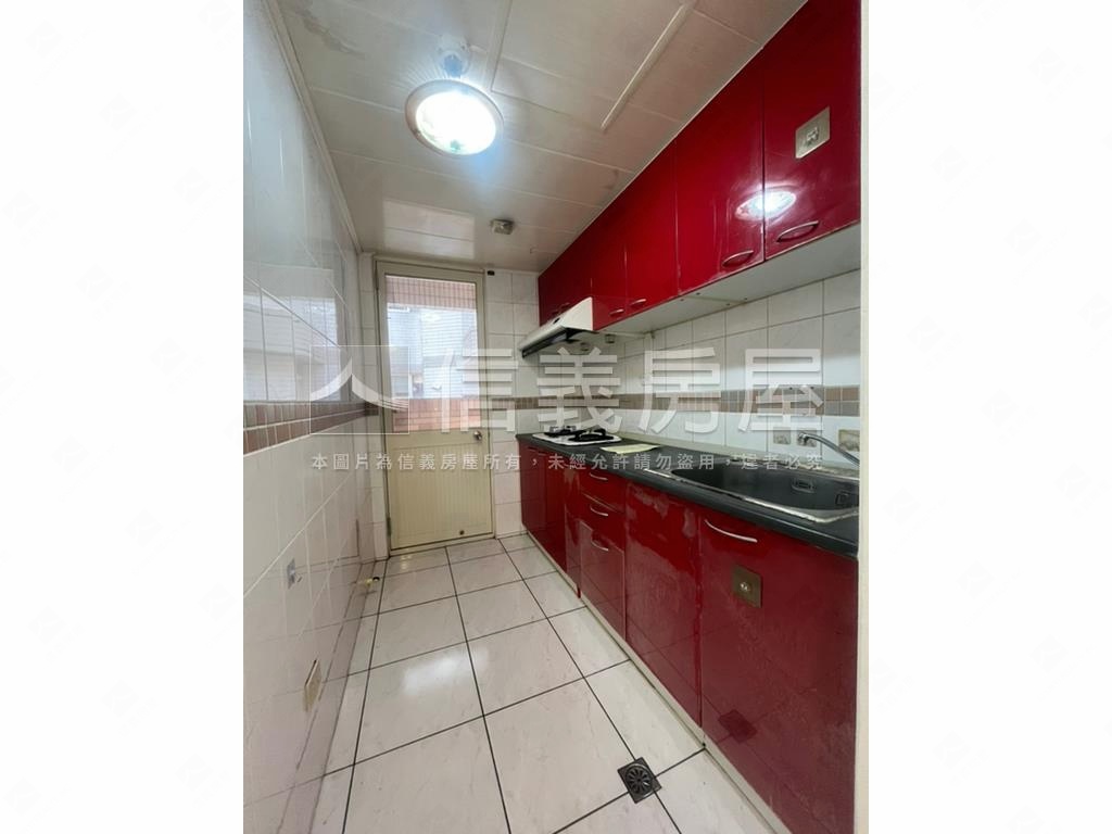 大家築三房車位三陽台房屋室內格局與周邊環境