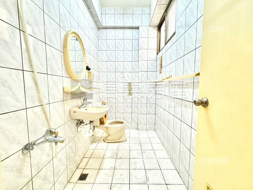 樹孝稀有４樓騎樓式透店房屋室內格局與周邊環境