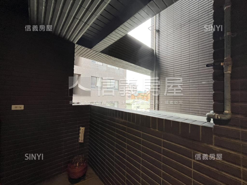 世界Ｖ１．高樓邊間大空間房屋室內格局與周邊環境