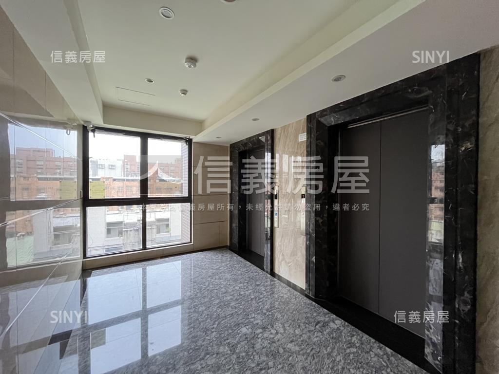 世界Ｖ１．高樓邊間大空間房屋室內格局與周邊環境