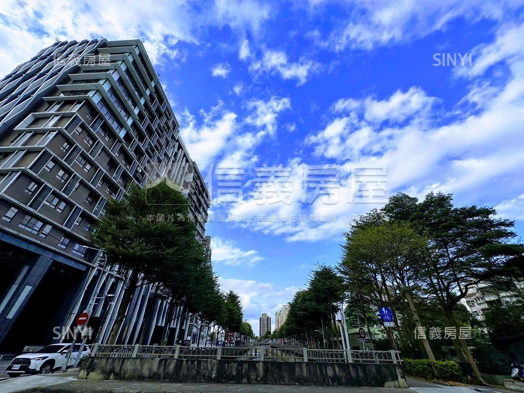 世界Ｖ１．高樓邊間大空間房屋室內格局與周邊環境