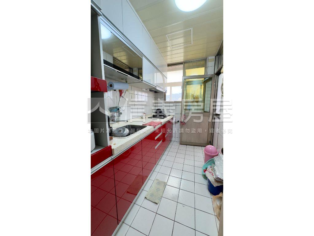 稀有！公園綠寶石電梯三房房屋室內格局與周邊環境