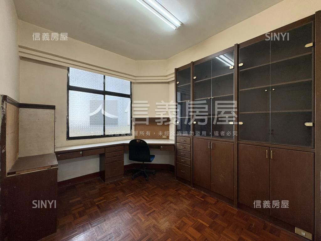 近ＳＯＧＯ朝南大空間公寓房屋室內格局與周邊環境