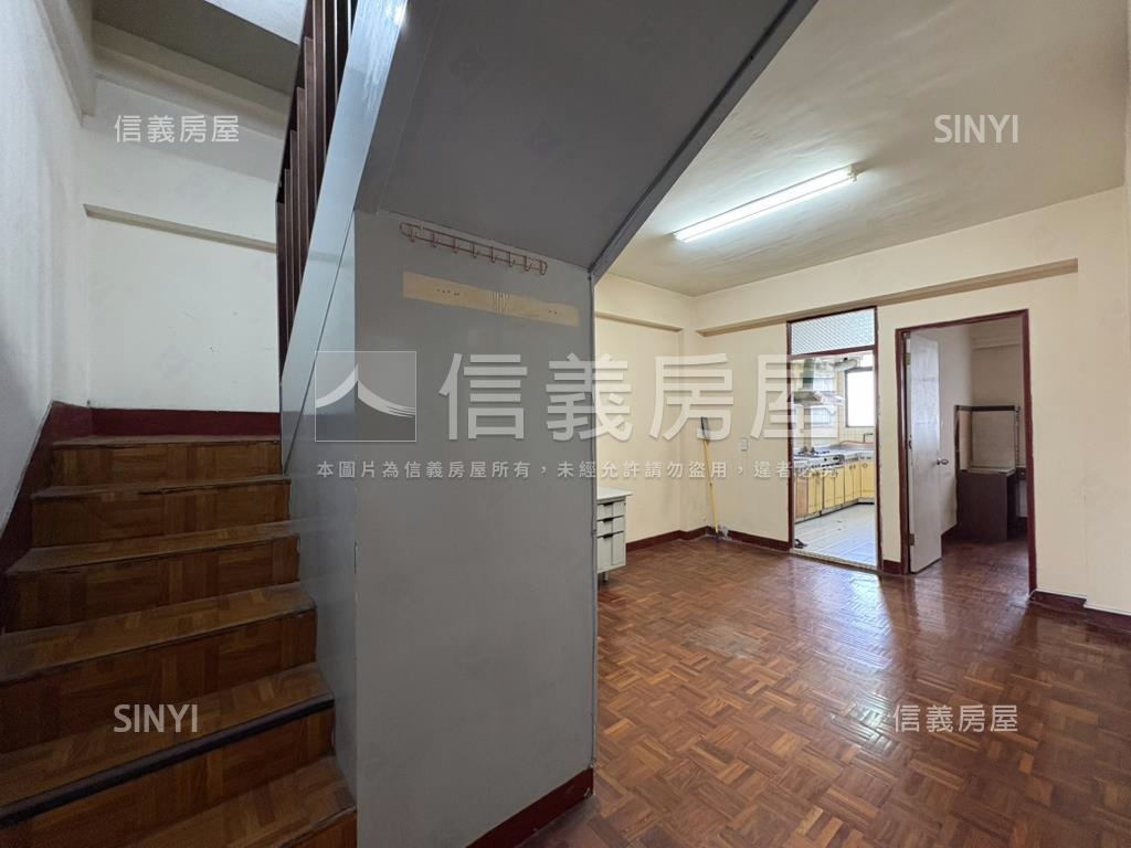 近ＳＯＧＯ朝南大空間公寓房屋室內格局與周邊環境