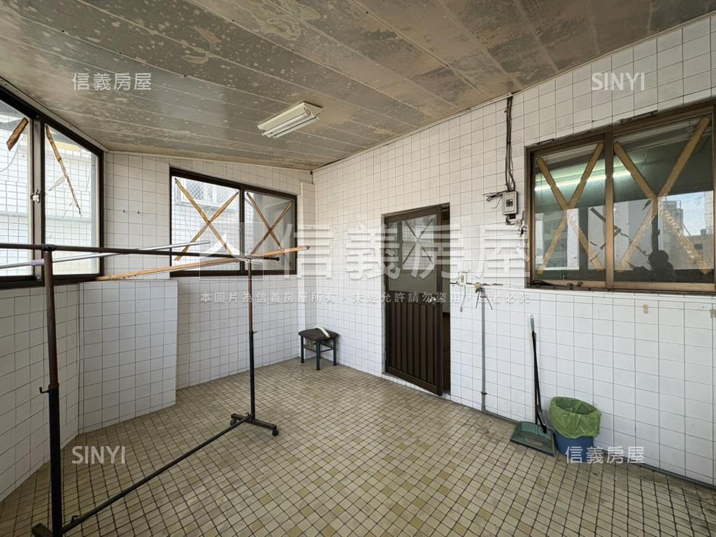 近ＳＯＧＯ朝南大空間公寓房屋室內格局與周邊環境