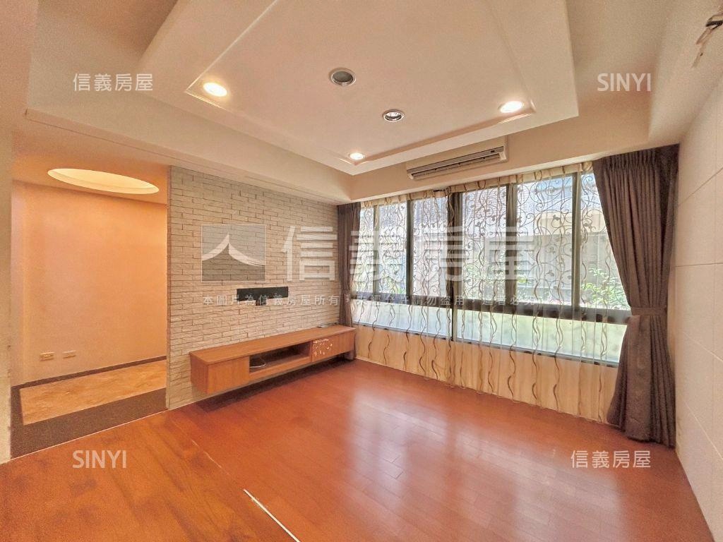 近香山運動館社區型透天房屋室內格局與周邊環境