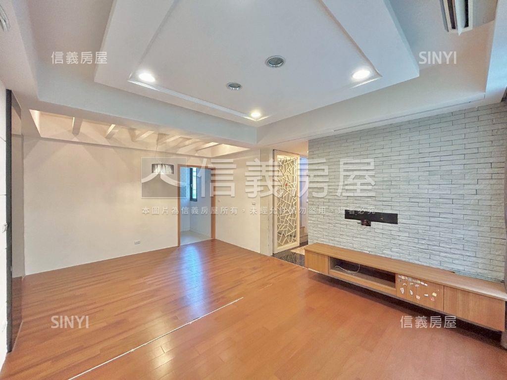 近香山運動館社區型透天房屋室內格局與周邊環境