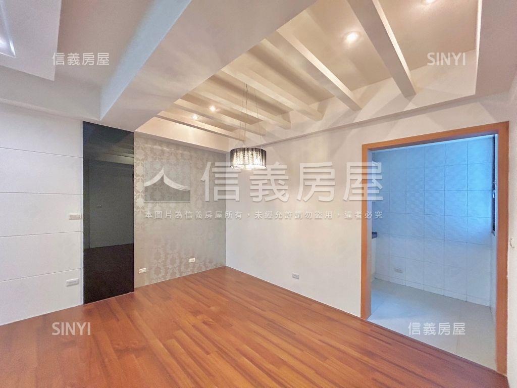近香山運動館社區型透天房屋室內格局與周邊環境