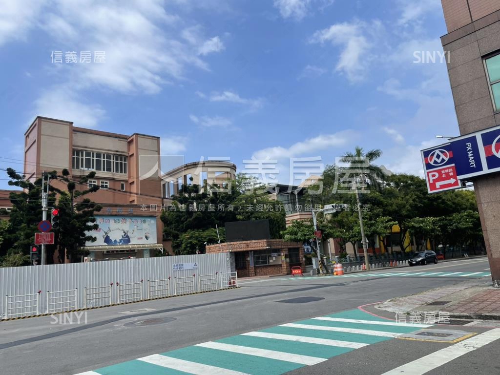 近香山區行政大樓透天房屋室內格局與周邊環境