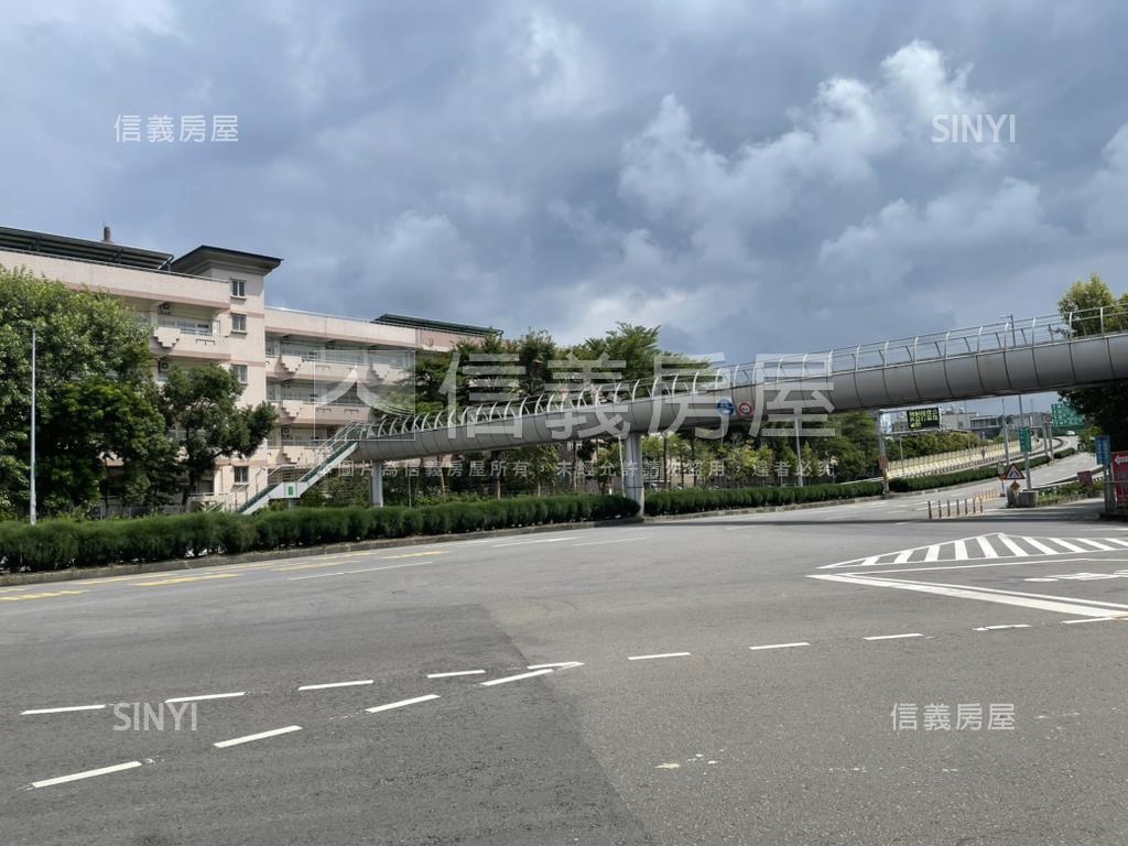 近香山區行政大樓透天房屋室內格局與周邊環境