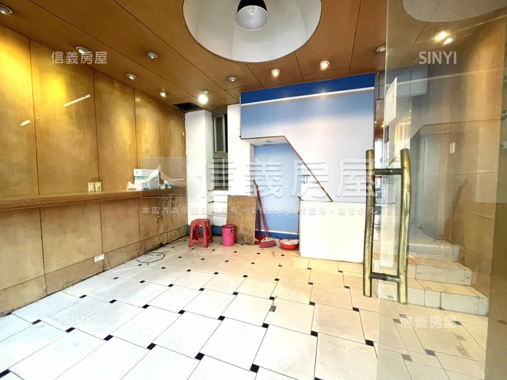 北新正路邊透天房屋室內格局與周邊環境