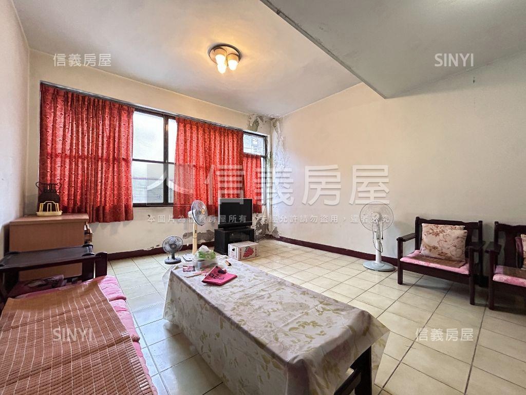 北新正路邊透天房屋室內格局與周邊環境