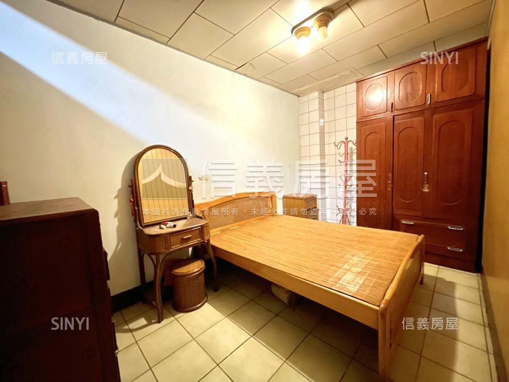 北新正路邊透天房屋室內格局與周邊環境