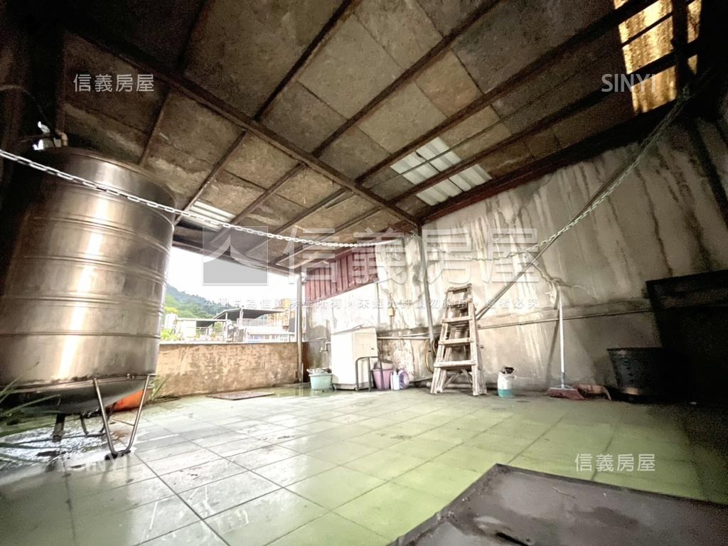 北新正路邊透天房屋室內格局與周邊環境