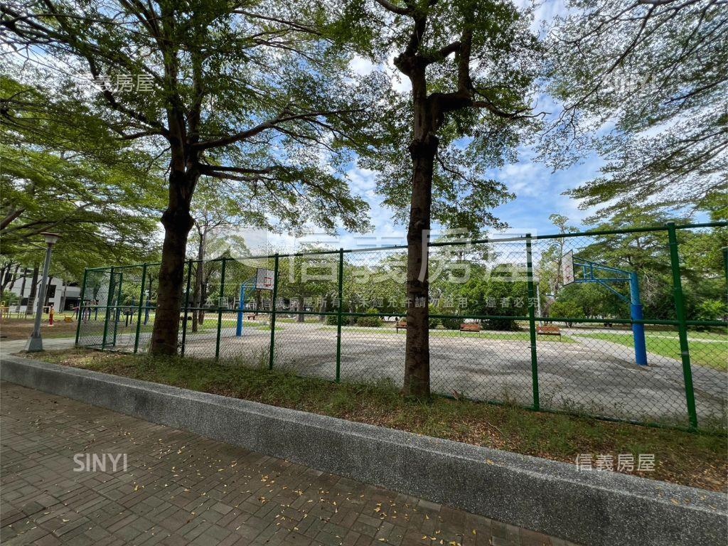 安平公園首排方正美地－２房屋室內格局與周邊環境