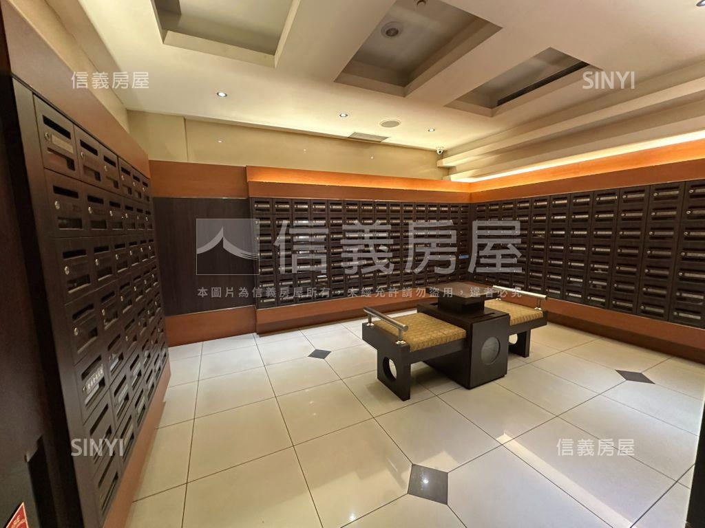 冠德捷運共構挑高名宅房屋室內格局與周邊環境