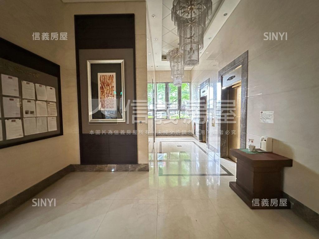 冠德捷運共構挑高名宅房屋室內格局與周邊環境