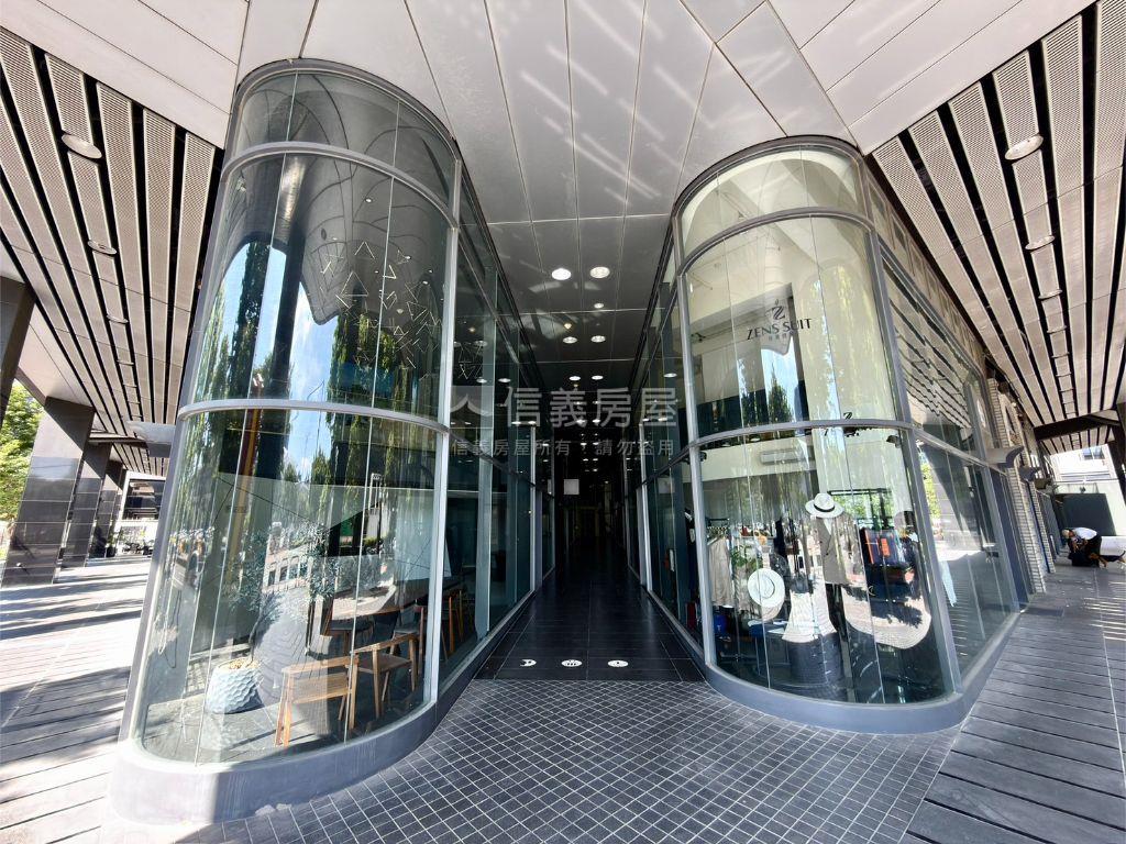 竹北高鐵惠友遠見辦公室房屋室內格局與周邊環境