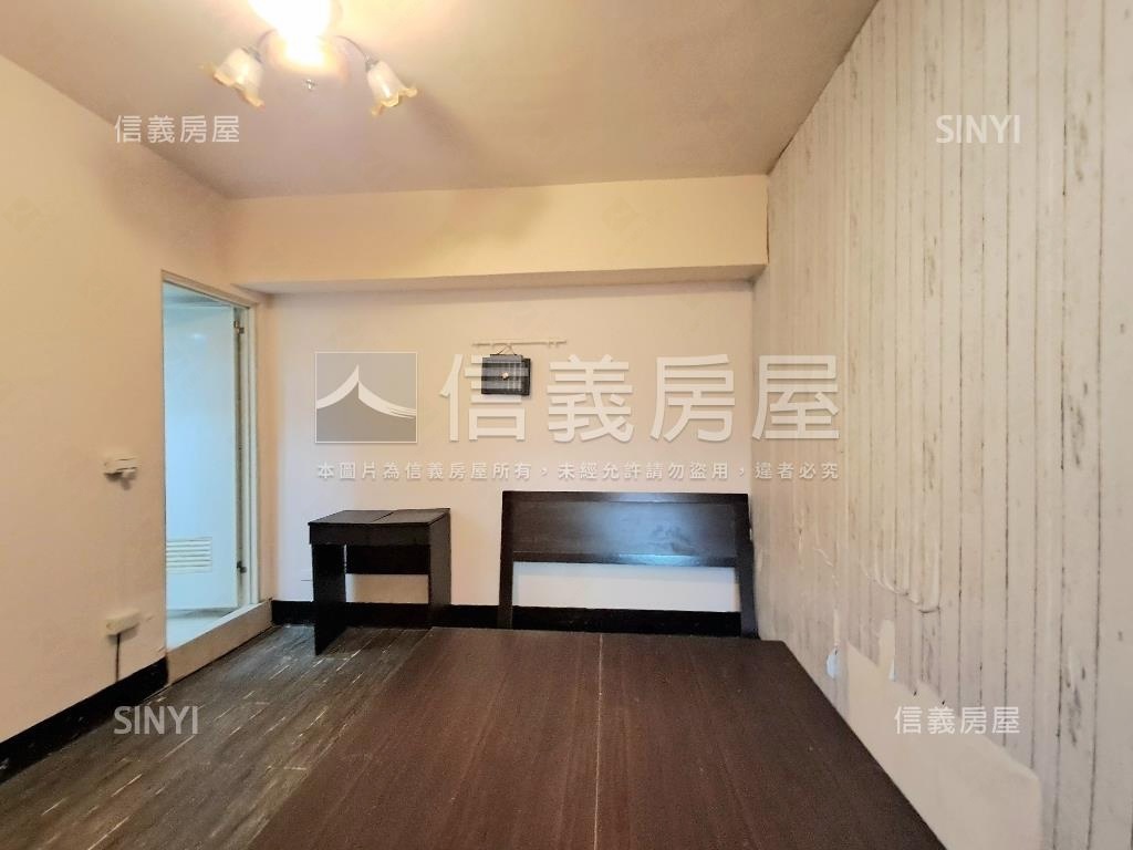 專任！近一中興中國宅三房房屋室內格局與周邊環境