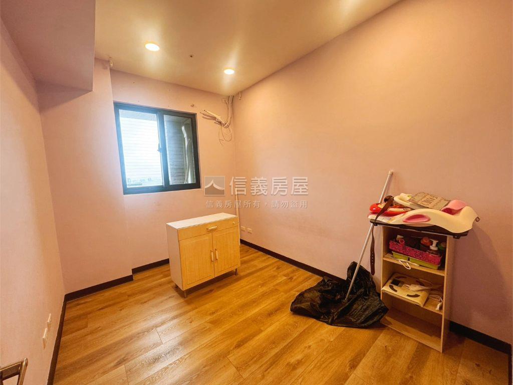 極品✿皇帝玉璽三房視野戶房屋室內格局與周邊環境
