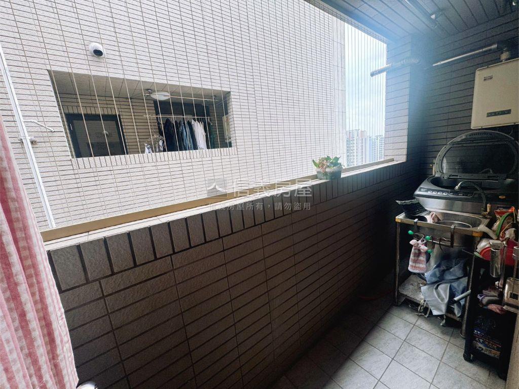極品✿皇帝玉璽三房視野戶房屋室內格局與周邊環境