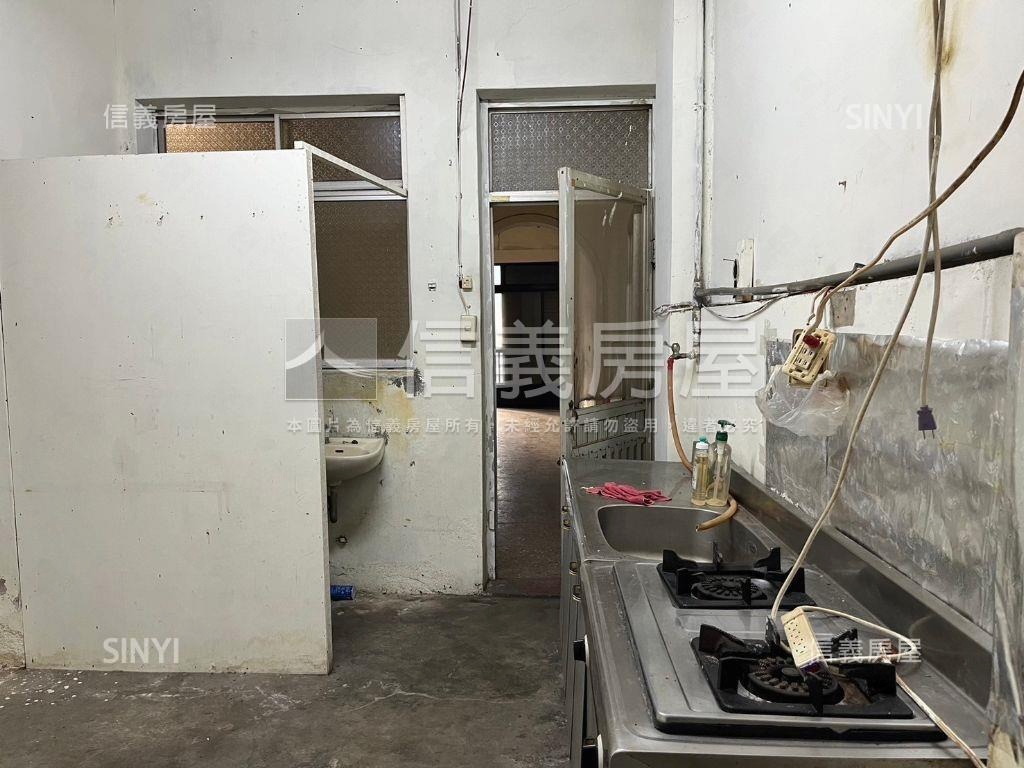 近大成學區騎樓透天房屋室內格局與周邊環境