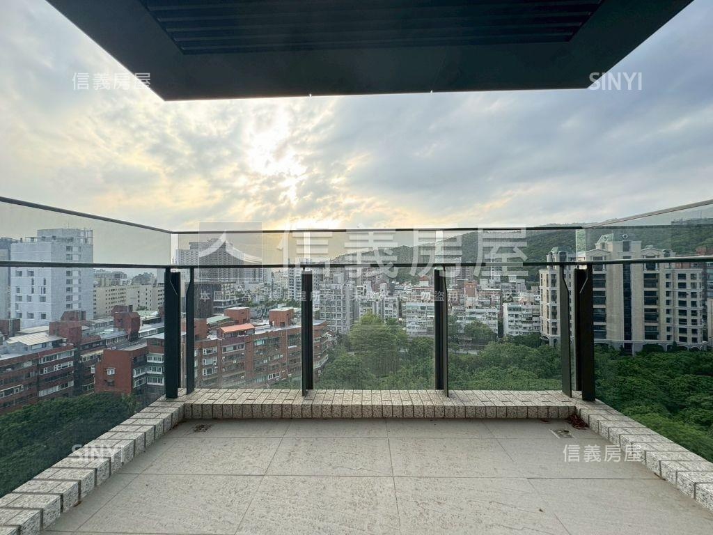 天母名宅景觀露台大戶房屋室內格局與周邊環境