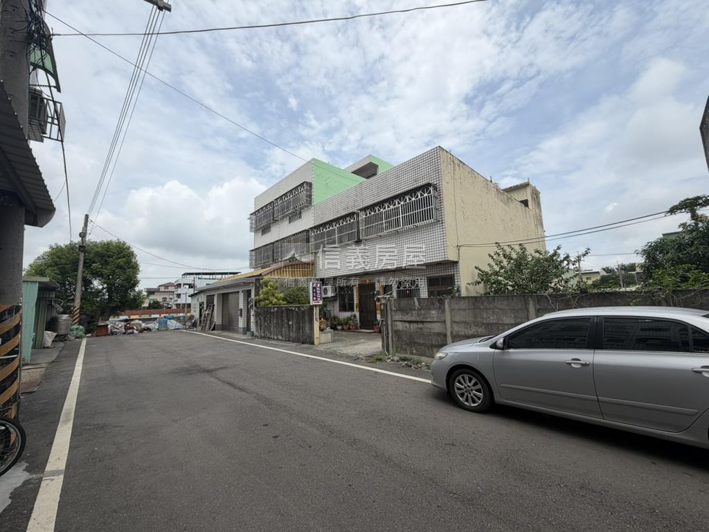 秀水雙併前有庭院透天房屋室內格局與周邊環境