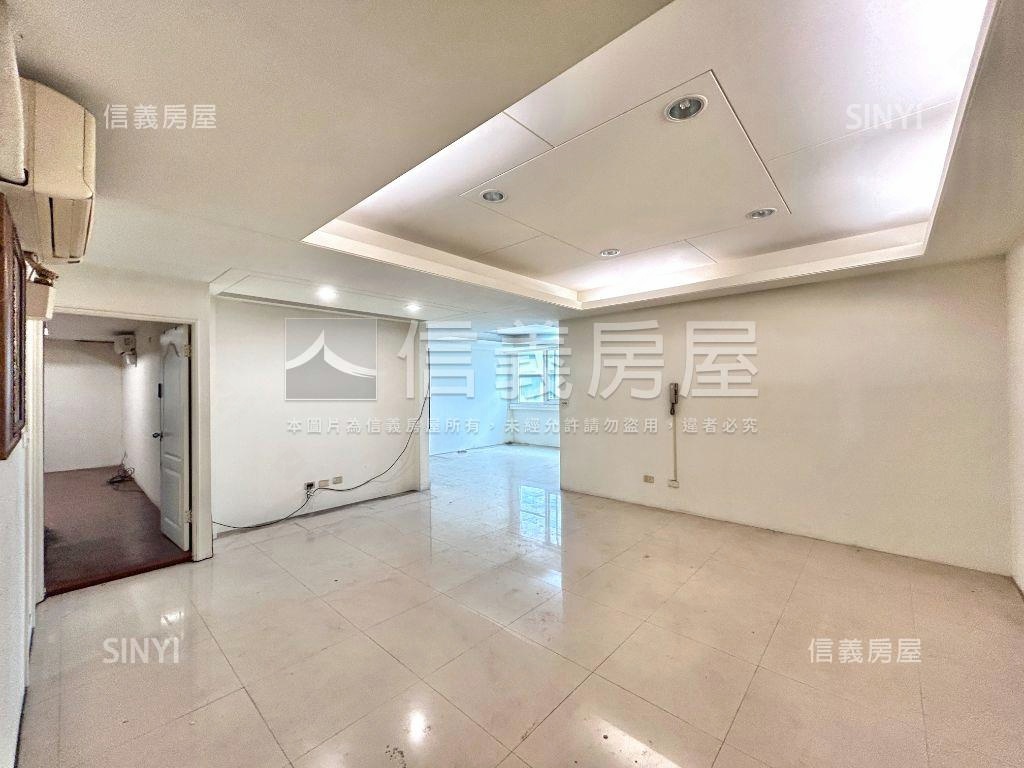 專任西區大三房平車房屋室內格局與周邊環境