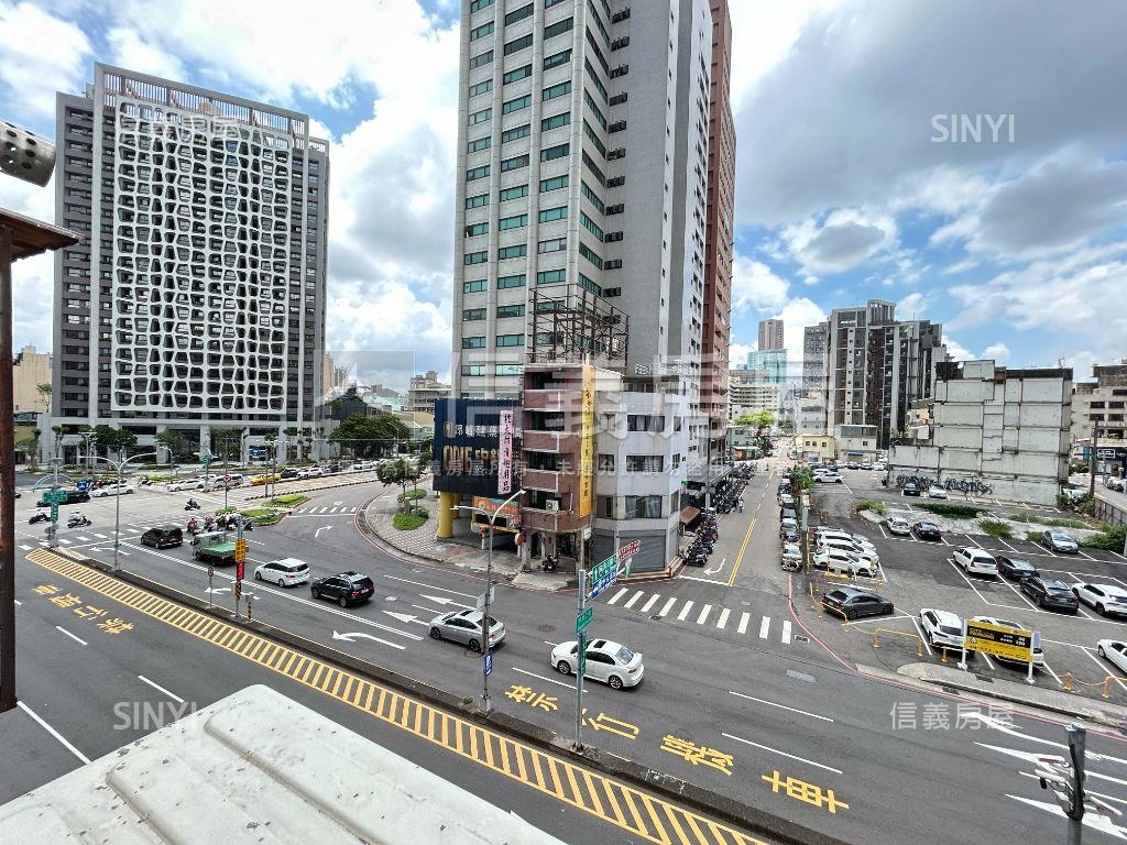 專任西區大三房平車房屋室內格局與周邊環境