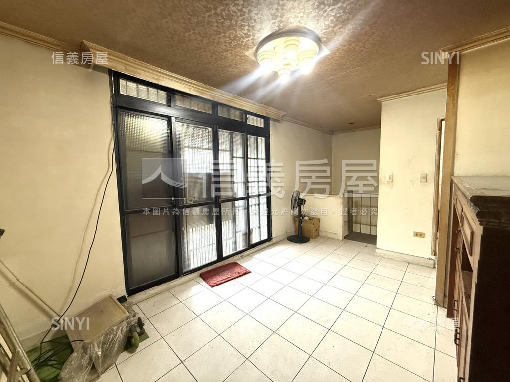 小資機能美公寓房屋室內格局與周邊環境