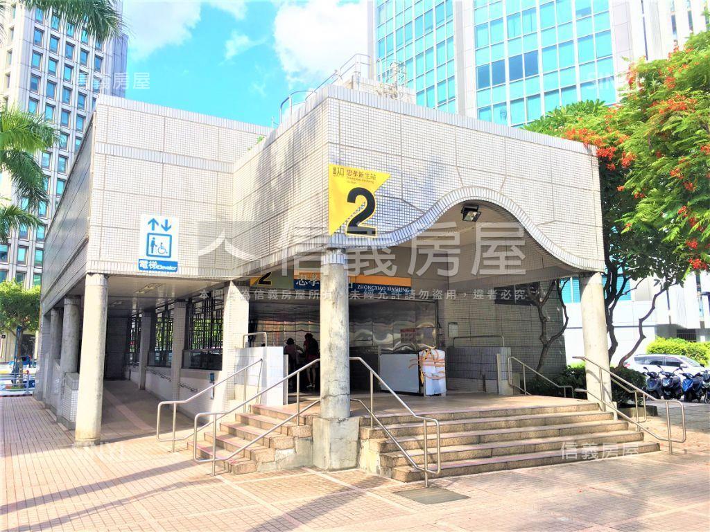 安家蔵玉標準兩房坡平車位房屋室內格局與周邊環境